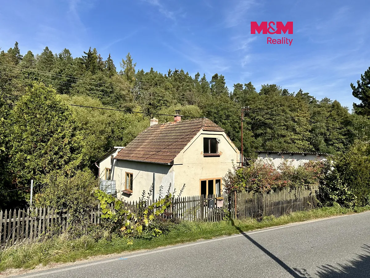Prodej rodinného domu 66 m², pozemek 2524 m²